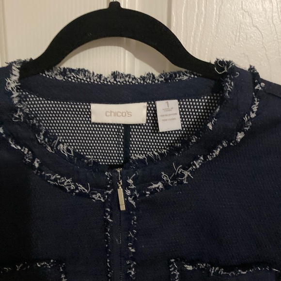 Chico’s blue denim jacket size 1 = Medium. 100% cotton. Front zipper. 4 pockets. - Picture 4 of 12